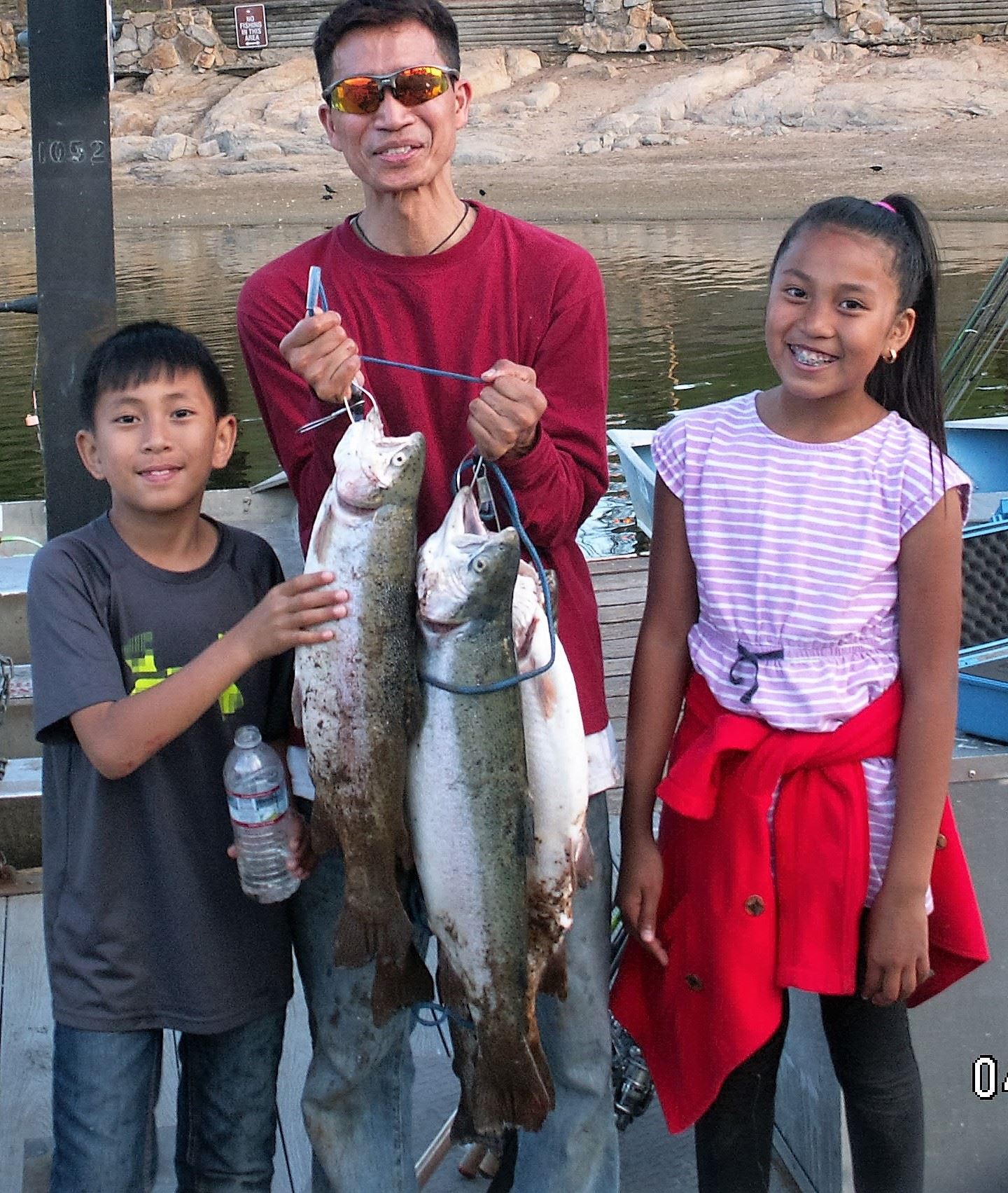 Erwin, Benz and Caezka Diacosta, 27 April, shore near Hidden Bay, green and orange Mice Tails, Kids 